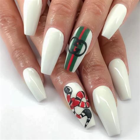 white gucci nails